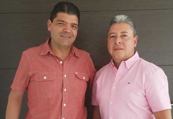 NICOLAS y DIEGO Periódico El Mundo 555 x 381